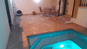 House with Your Own Private Pool sleeps 5 Sucina